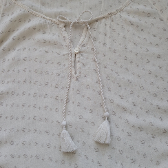 AEO | Beautiful Viscose Blouse NWOT Ruffles Ladies S/M Cream Floral - Picture 8 of 16